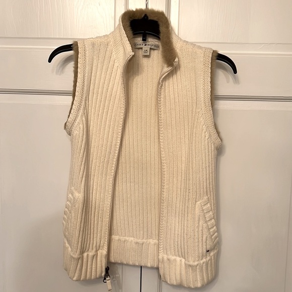 Tommy Hilfiger knit and fur Vest. - Picture 5 of 6